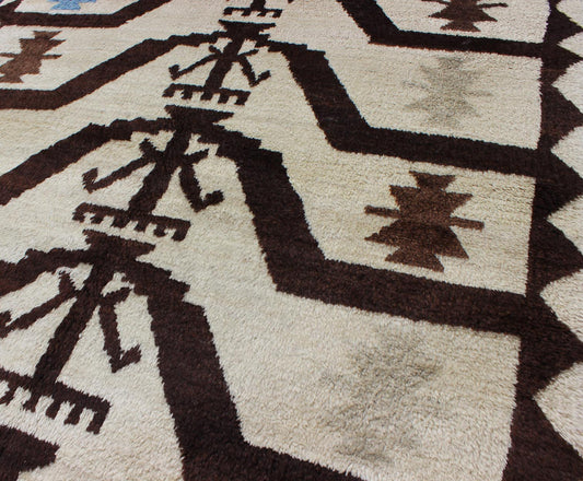Turkish Tulu Carpet with Mid Century Modern Design in Brown, Off - White and Blue. Vintage Tulu in Natural colors of brown, off white in mid century modern Design. Keivan Woven Arts rug/EN - 3303 origin/turkey Tulu rugs, The wool used in these ... - Keivan Woven ArtsEN - 3303 - 5985Rug