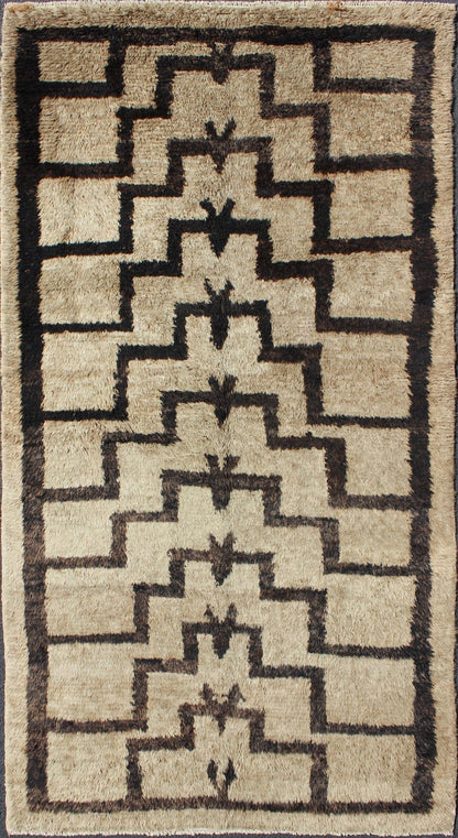 Made with very fine wool and Angora blend, this vintage Turkish Tulu carpet displays Mid - Century Modern design with connected Tribal pattern in brown and tan, Rug EN - 3312 / Keivan Woven Arts / country of origin / type: Turkey / Tulu circa mid - 20th cent... - Keivan Woven ArtsEN - 3312 - 5508Rug