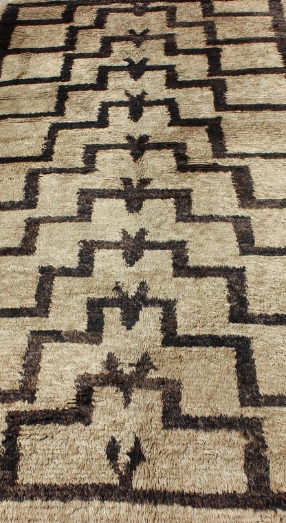 Made with very fine wool and Angora blend, this vintage Turkish Tulu carpet displays Mid - Century Modern design with connected Tribal pattern in brown and tan, Rug EN - 3312 / Keivan Woven Arts / country of origin / type: Turkey / Tulu circa mid - 20th cent... - Keivan Woven ArtsEN - 3312 - 5508Rug