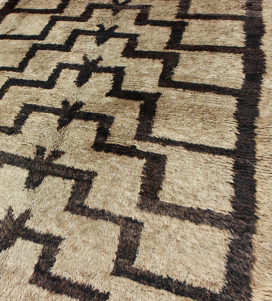 Made with very fine wool and Angora blend, this vintage Turkish Tulu carpet displays Mid - Century Modern design with connected Tribal pattern in brown and tan, Rug EN - 3312 / Keivan Woven Arts / country of origin / type: Turkey / Tulu circa mid - 20th cent... - Keivan Woven ArtsEN - 3312 - 5508Rug