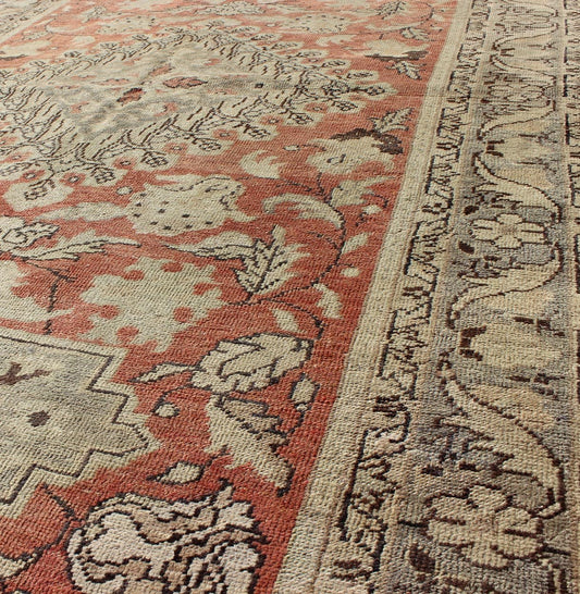 Antique Turkish Oushak Rug with Geometric Medallion and Floral Designs Stylized Turkish Oushak rug with diamond medallion and floral designs, Keivan Woven Arts / rug en - 335, country of origin / type: Turkey / Oushak, circa 1930 This fine ... - Keivan Woven ArtsEN - 335 - 5257