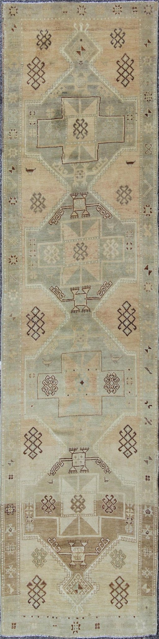 Mid - Century Vintage Turkish Oushak Runner with Geometric Tribal Medallions, rug en - 4261, country of origin / type: Turkey / Oushak, circa mid - 20th century This vintage Turkish Oushak gallery rug (circa mid - 20th century) features a unique blend o... - Keivan Woven ArtsEN - 4261 - 4888Rug