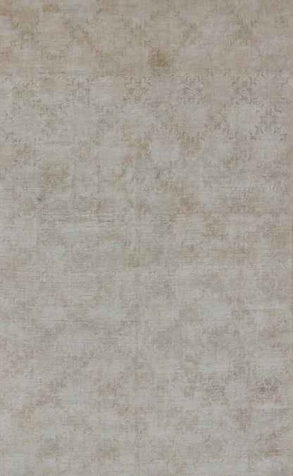 Oushak Rug with Light Color Palette and Repeating Flower Pattern Antique Turkish Oushak with Light Floral and Geometric Design, rug en - 4273, country of origin / type: Turkey / Oushak, circa 1930 This antique Oushak carpet from 1930s Turke... - Keivan Woven ArtsEN - 4273 - 3162Rug