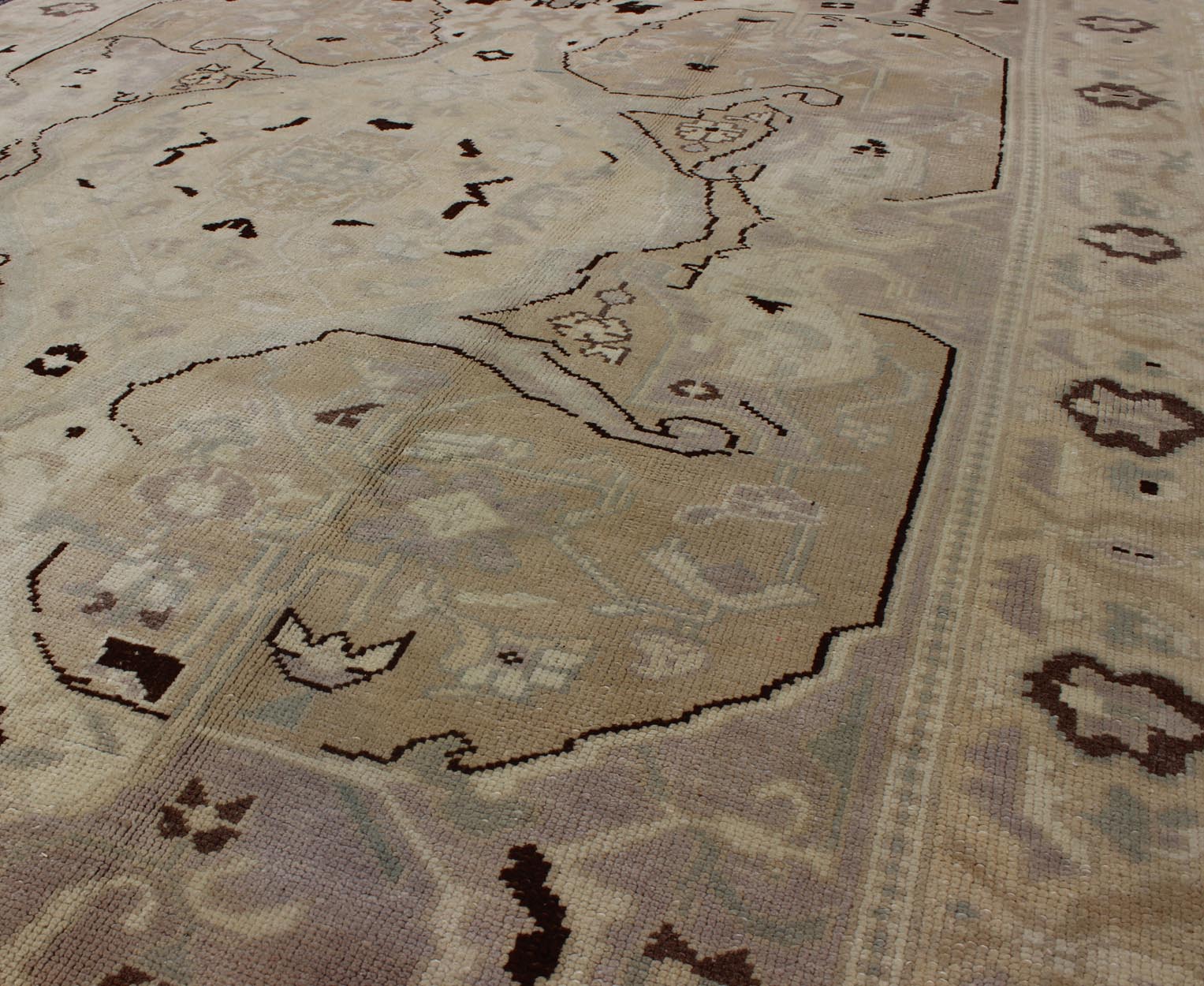Earthy Vintage Turkish Oushak Carpet with Multi - Medallions and Neutral Colors Vintage Turkish Oushak Carpet in Neutral Colors rug/en - 4365 origin/turkey kwarugs Produced in mid - 20th century Turkey, this earthy vintage Oushak is characte... - Keivan Woven ArtsEN - 4365 - 1622Rug