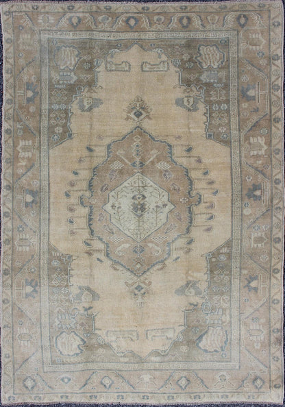 Vintage Turkish Oushak Rug with Tribal Medallion in Ivory, Camel, and Gray, rug en - 4372, country of origin / type: Turkey / Oushak, circa mid - 20th century This vintage Turkish Oushak rug (circa mid - 20th century) features a unique blend of colors... - Keivan Woven ArtsEN - 4372 - 1626Rug