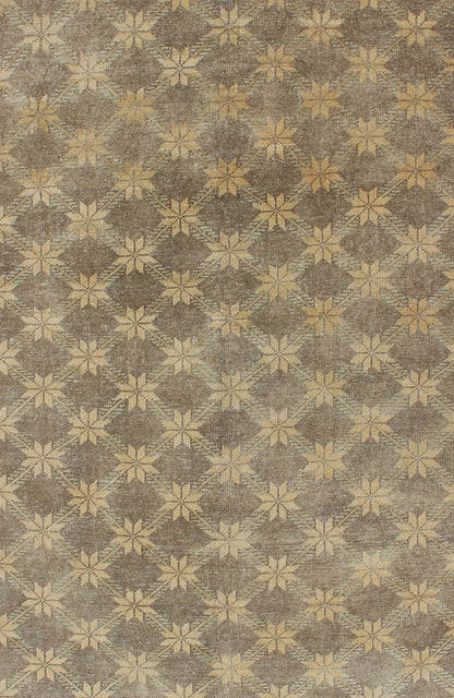 Brown Mid - Century Vintage Turkish Oushak Rug with Floral / Star Lattice Pattern, rug en - 4463, country of origin / type: Turkey / Oushak, circa mid - 20th century The design of this beautiful vintage Oushak rug from mid - 20th century Turkey is enhan... - Keivan Woven ArtsEN - 4463 - 2059Rug