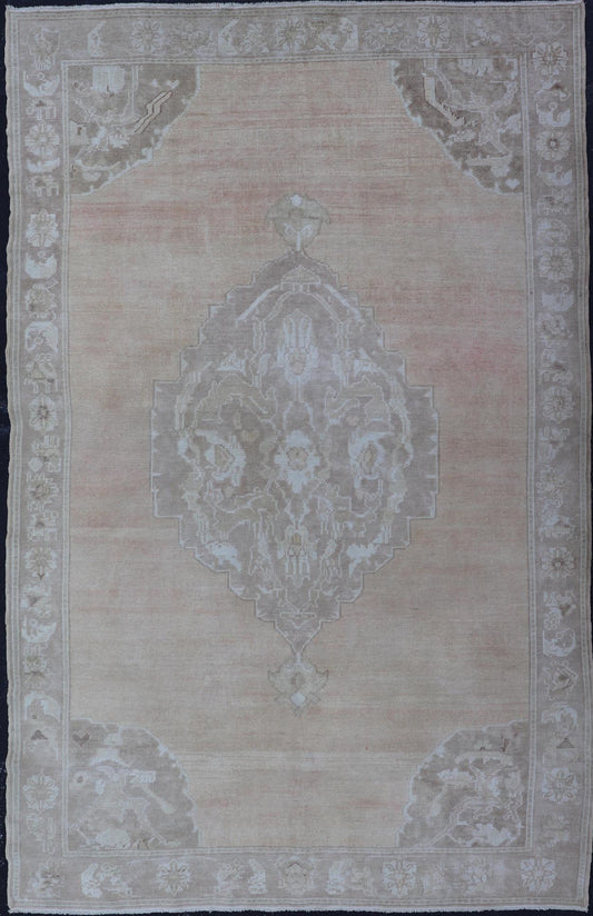 Vintage Turkish Oushak Rug with Floral Medallion in Faded Orange and Light Brown Vintage Hand Knotted Turkish Oushak rug with ornate floral medallion in faded orange, camel and light brown, Keivan Woven Arts / rug en - 4544, country of origin ... - Keivan Woven ArtsEN - 4544 - 1630Rug