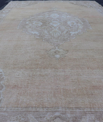 Vintage Turkish Oushak Rug with Floral Medallion in Faded Orange and Light Brown Vintage Hand Knotted Turkish Oushak rug with ornate floral medallion in faded orange, camel and light brown, Keivan Woven Arts / rug en - 4544, country of origin ... - Keivan Woven ArtsEN - 4544 - 1630Rug