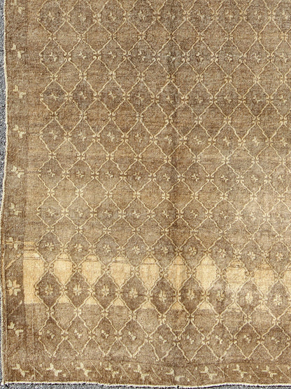 All - Over Design Turkish Oushak with Cross - Latch & Lattice Work in Mocha & Cream kwarugs en - 483 Set on a mocha brown field with an all - over pattern, this beautiful Turkish Oushak rug features cross - latch and lattice work. The simple border frames... - Keivan Woven ArtsEN - 483 - 5261Rug