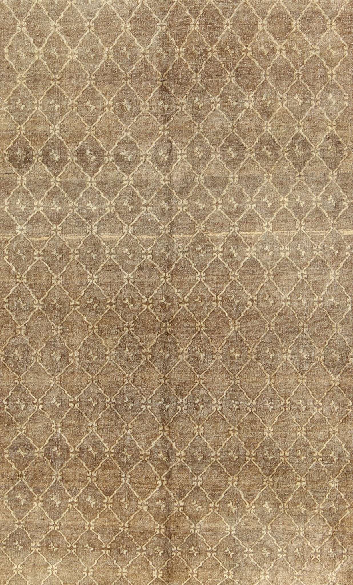 All - Over Design Turkish Oushak with Cross - Latch & Lattice Work in Mocha & Cream kwarugs en - 483 Set on a mocha brown field with an all - over pattern, this beautiful Turkish Oushak rug features cross - latch and lattice work. The simple border frames... - Keivan Woven ArtsEN - 483 - 5261Rug