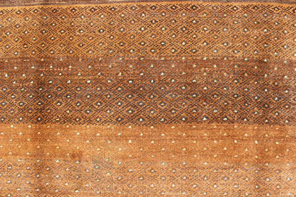 Vintage Turkish Kars Rug With All - Over Small Tribal Design in Shades of Brown's. Keivan Woven Arts / rug EN - 484, country of origin / type: Turkey / Oushak, circa mid - 20th century. Set on a brown field with an all - over modern/tribal pattern, this... - Keivan Woven ArtsEN - 484 - 4416Rug