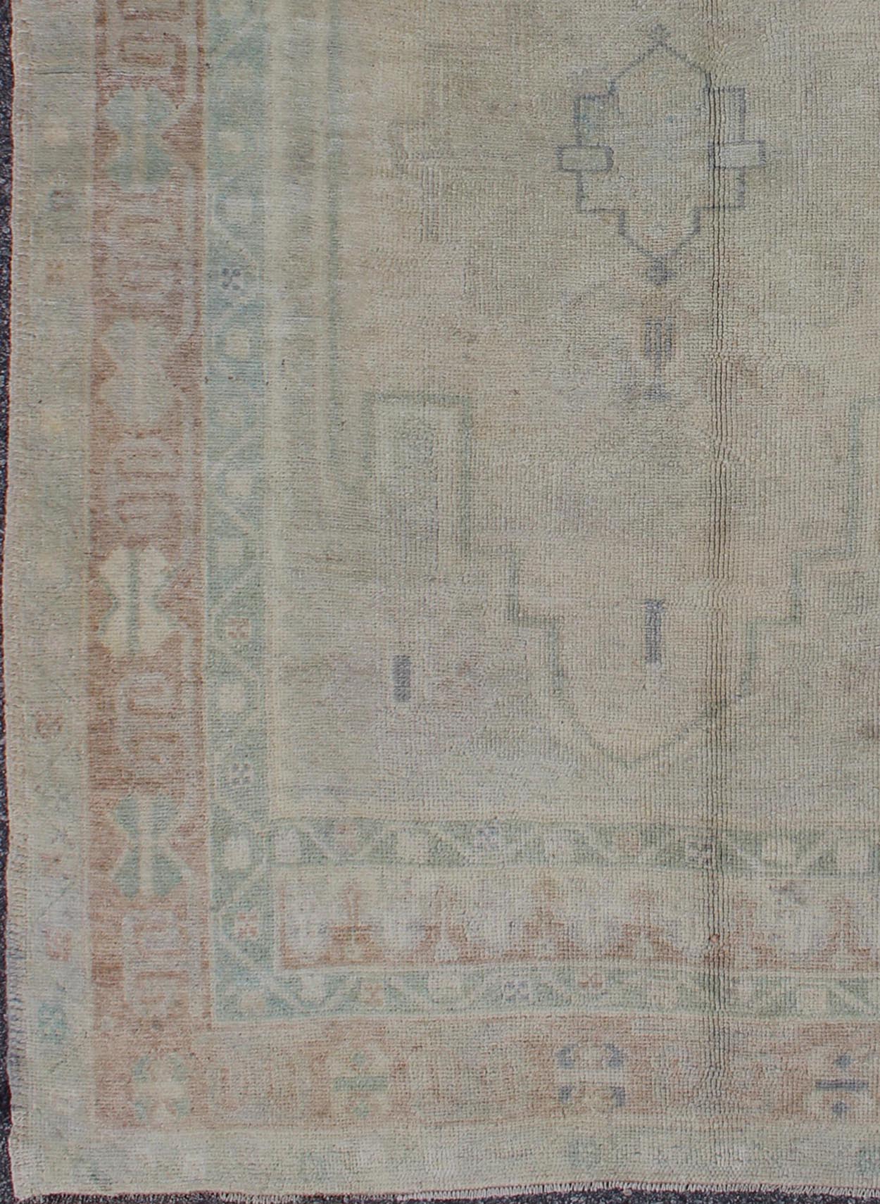 Pale Color Turkish Hand Knotted Oushak Rug With Geometric Motifs in Light Brown, Tan & Green Faded Vintage Turkish Oushak rug with geometric motifs in brown, tan taupe and green, Keivan Woven Arts / rug en - 515, country of origin / type: Turkey /... - Keivan Woven ArtsEN - 515 - 4834Rug