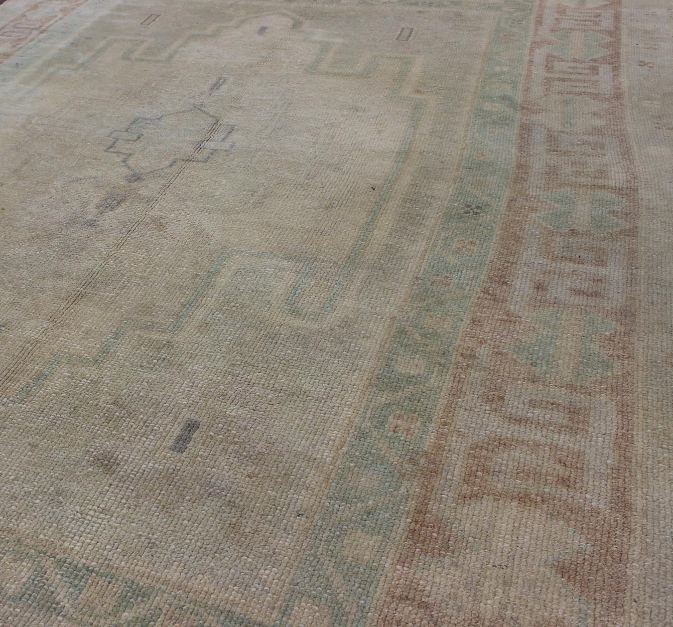 Pale Color Turkish Hand Knotted Oushak Rug With Geometric Motifs in Light Brown, Tan & Green Faded Vintage Turkish Oushak rug with geometric motifs in brown, tan taupe and green, Keivan Woven Arts / rug en - 515, country of origin / type: Turkey /... - Keivan Woven ArtsEN - 515 - 4834Rug