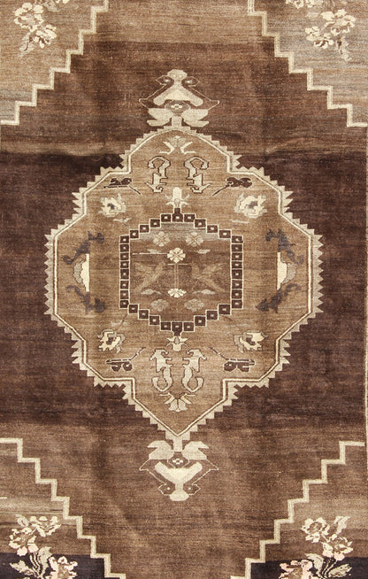 Vintage Brown Turkish Rug with Geometric Design in Various Brown Colors. Keivan Woven Arts / Rug / EN - 550 / Mid - 20th Century / Hand Woven in Turkey. Turkish Kilim. Set on a variation of light and dark brown and gray colors, the pale taupe and l... - Keivan Woven ArtsEN - 550 - 3421Rug