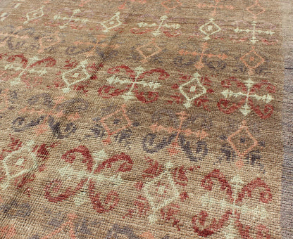 Vintage Turkish Carpet with All - Over Design Set on Light Taupe Field Turkish Carpet with All - Over Design Set on Light Taupe Field rug/en - 601 origin/turkey kwarugs The design of this beautiful vintage Turkish rug from mid - 20th century Turk... - Keivan Woven ArtsEN - 601 - 4426Rug