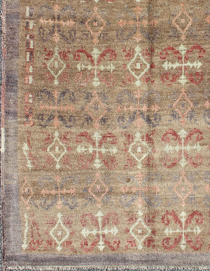 Vintage Turkish Carpet with All - Over Design Set on Light Taupe Field Turkish Carpet with All - Over Design Set on Light Taupe Field rug/en - 601 origin/turkey kwarugs The design of this beautiful vintage Turkish rug from mid - 20th century Turk... - Keivan Woven ArtsEN - 601 - 4426Rug