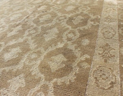 Cross - Latch Squarish Turkish Vintage Oushak Rug in Taupe and Cream kwarugs Cross - latch / latticework Turkish Oushak rug vintage in taupe and cream, rug en - 628, country of origin / type: Turkey / Tulu, circa 1940 Set on a taupe - colored fie... - Keivan Woven ArtsEN - 628 - 4454Rug
