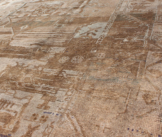Faded Brown and Gray Vintage Oushak Rug from Turkey with Medallion Design kwarugs Faded brown and gray vintage Oushak rug from Turkey with Medallion design, rug en - 6451, Keivan Woven Arts country of origin / type: Turkey / Oushak, circa 1940s ... - Keivan Woven ArtsEN - 6451 - 7115Rug