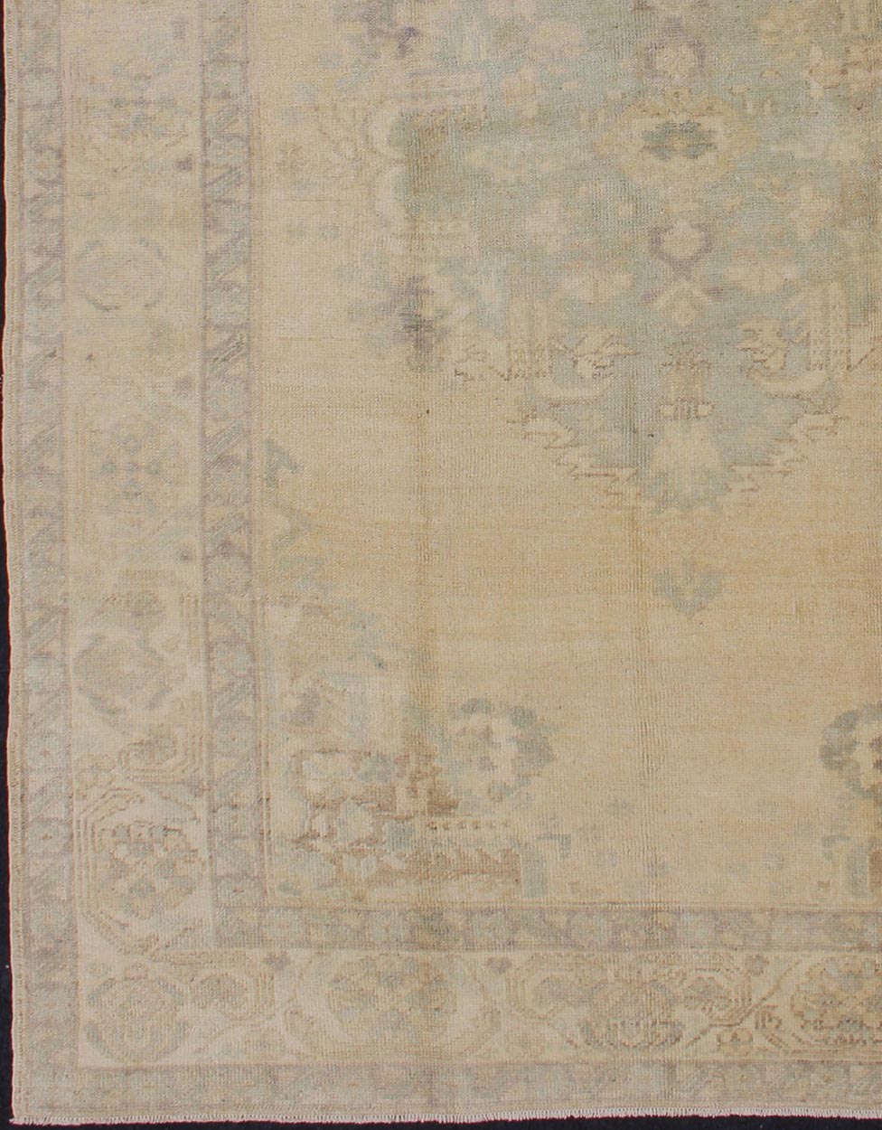 Oushak Vintage Turkish rug with faded central medallion in cream, soft yellow, accent light blue and muted tones, rug en - 741, country of origin / type: Turkey / Oushak, circa mid - 20th century This muted vintage Turkish Oushak carpet (circa mid - 2... - Keivan Woven ArtsEN - 741 - 4862Rug