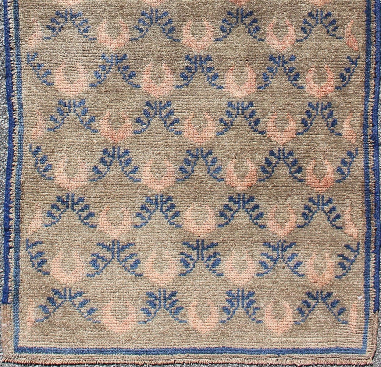 All - Over Vintage Turkish Tulu Rug with Vining Latticework in Tan, Cream, Blue, rug en - 603, country of origin / type: Turkey / Tulu, circa mid - 20th century This vintage Turkish Tulu carpet (circa mid - 20th century) features an all - over pattern of ... - Keivan Woven ArtsEN - 760 - 3441Rug