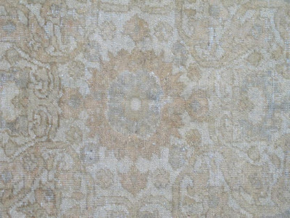 Gray Faded Vintage Fine Turkish Sivas Rug With Floral Motifs and Medallion With a Light Tan Field. Keivan Woven Arts / rug EN - 777, country of origin / type: Turkey / Oushak, circa mid - 20th century. Measures: 5'1 x 7'10. Fine Sivas rugs from weste... - Keivan Woven ArtsEN - 777 - 3856Rug