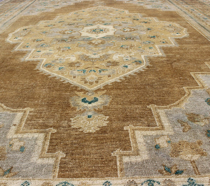 Vintage Oushak Turkish Rug in Light Golden Brown, Tan, and Teal - Green Accents. Vintage Oushak Turkish Rug in Light Golden Brown, Tan, and Teal - Green Accents. Keivan Woven Arts / rug /EN - 799, country of origin / type: Turkey / Oushak, circa 1930... - Keivan Woven ArtsEN - 799 - 3850Rug