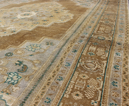 Vintage Oushak Turkish Rug in Light Golden Brown, Tan, and Teal - Green Accents. Vintage Oushak Turkish Rug in Light Golden Brown, Tan, and Teal - Green Accents. Keivan Woven Arts / rug /EN - 799, country of origin / type: Turkey / Oushak, circa 1930... - Keivan Woven ArtsEN - 799 - 3850Rug