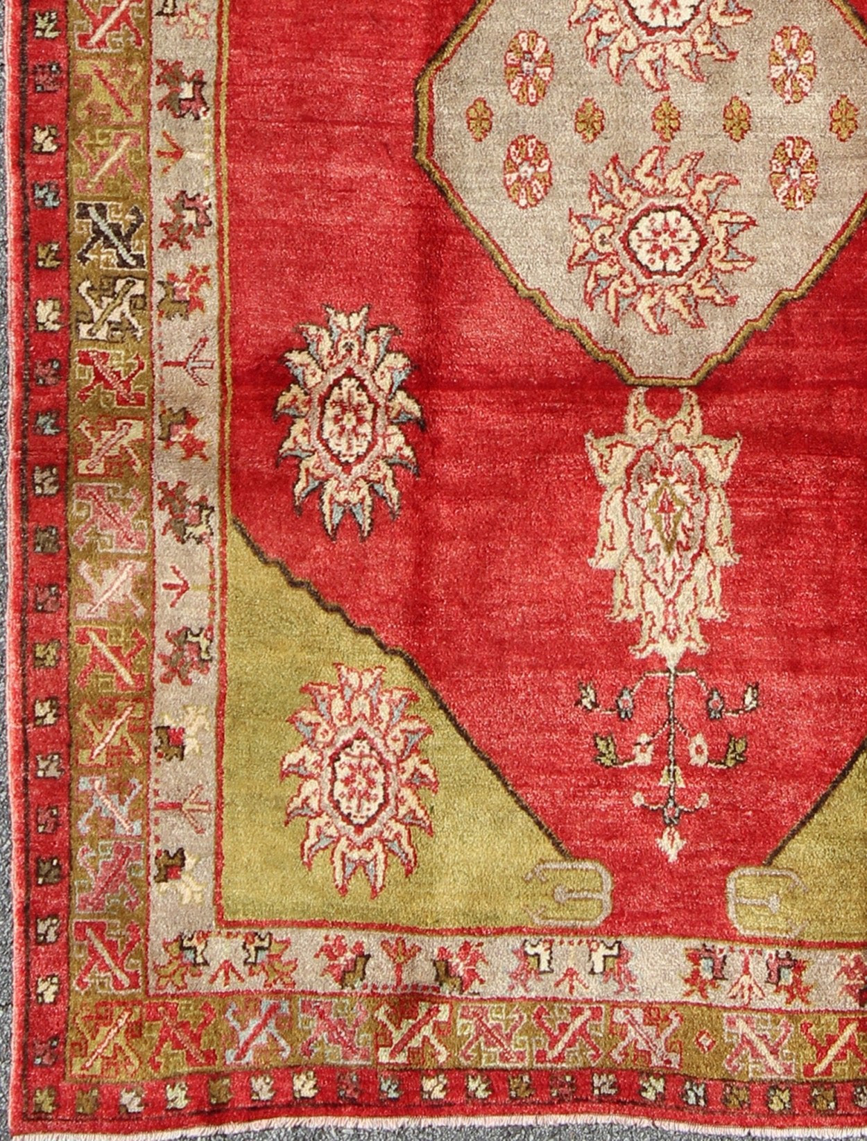 Turkish Konya Rug With Medallion in Red, Lime Green, Gray, Yellow, and Ivory. Country of Origin: Turkey; Type: Oushak; Design: Medallion; Keivan Woven Arts: rug EN - 831; Vintage Turkish Oushak, Mid - 20th Century Measures: 6'5 x 9'8. This b... - Keivan Woven ArtsEN - 831 - 3465Rug