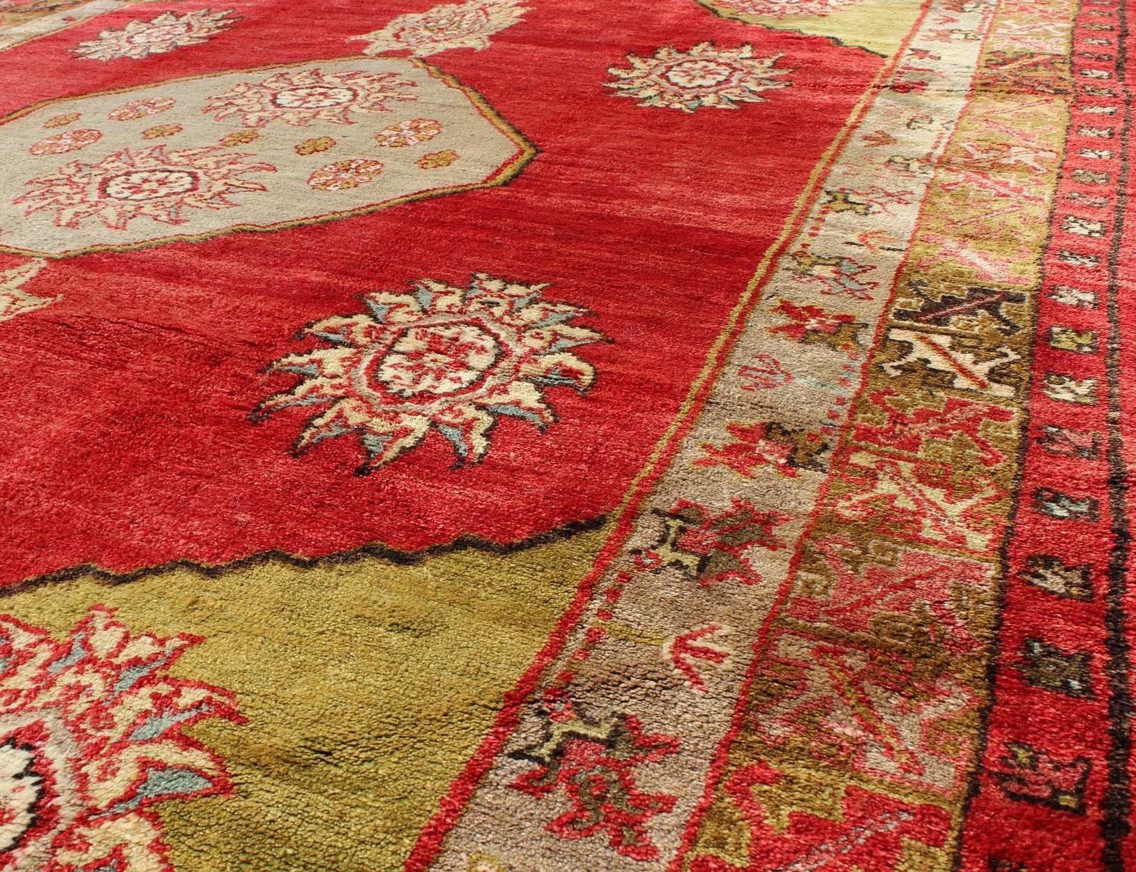 Turkish Konya Rug With Medallion in Red, Lime Green, Gray, Yellow, and Ivory. Country of Origin: Turkey; Type: Oushak; Design: Medallion; Keivan Woven Arts: rug EN - 831; Vintage Turkish Oushak, Mid - 20th Century Measures: 6'5 x 9'8. This b... - Keivan Woven ArtsEN - 831 - 3465Rug