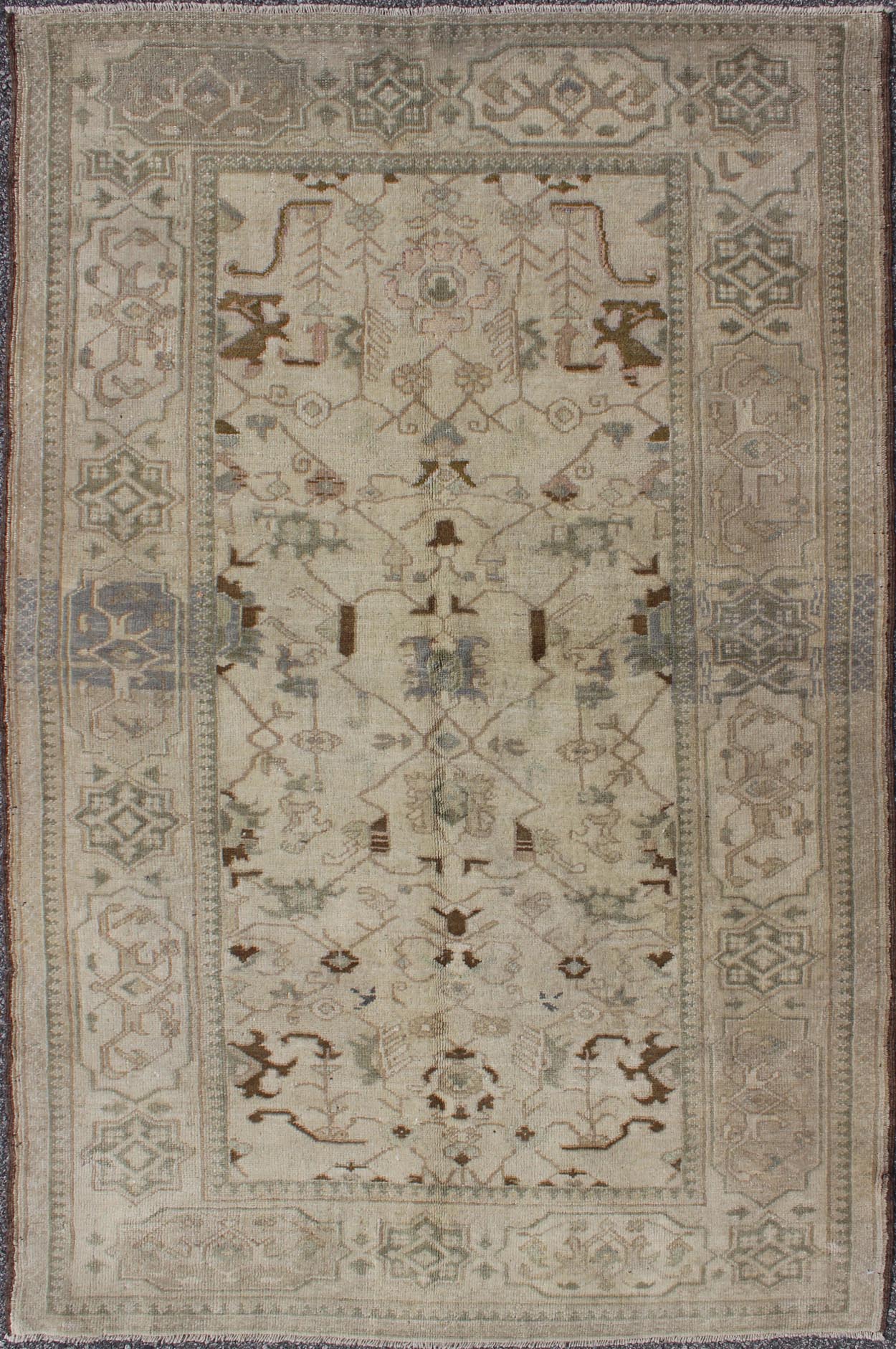 Vintage Turkish Oushak Rug with All - Over Sub - Geometric and Tribal Design, rug en - 859, country of origin / type: Turkey / Oushak, circa mid - 20th century This vintage Turkish Oushak carpet (circa mid - 20th century) features an all - over design of su... - Keivan Woven ArtsEN - 859 - 6342Rug