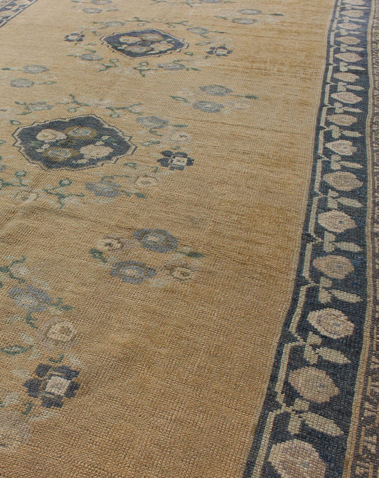 Oushak Gallery Rug from Mid - 20th Century Turkey with Floral Design Gallery Rug from Mid - 20th Century Turkey with Floral Design Keivan Woven Arts / rug/en - 86026 origin/turkey kwarugs This beautiful vintage Oushak runner from mid - 20th cent... - Keivan Woven ArtsEN - 86026 - 2089Rug