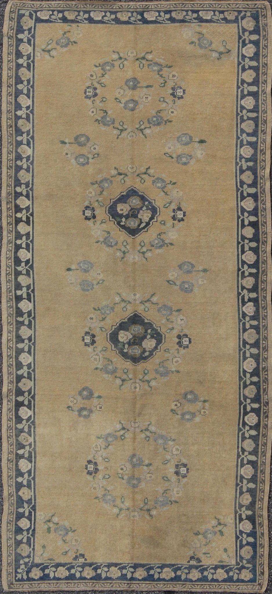 Oushak Gallery Rug from Mid - 20th Century Turkey with Floral Design Gallery Rug from Mid - 20th Century Turkey with Floral Design Keivan Woven Arts / rug/en - 86026 origin/turkey kwarugs This beautiful vintage Oushak runner from mid - 20th cent... - Keivan Woven ArtsEN - 86026 - 2089Rug