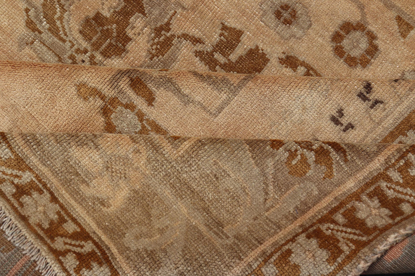 Vintage Turkish Oushak Rug with Detailed Vines and Flowers Measures: 6'9 x 9'11 The Oushak wool rug features two oversized medallions with detailed vines and flowers. A framework of floral motifs and stylized branches form the border and ... - Keivan Woven ArtsEN - 87601 - 870Rug