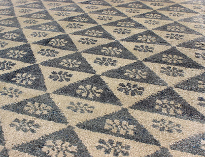 All - Over Turkish Tulu Rug with Blue and Ivory Triangle / Flower Design, rug en - 904, country of origin type: Turkey Tulu, circa mid - 20th century This Tulu carpet (circa mid - 20th century) features an all - over pattern of blue and ivory alternating ... - Keivan Woven ArtsEN - 904 - 4866Rug