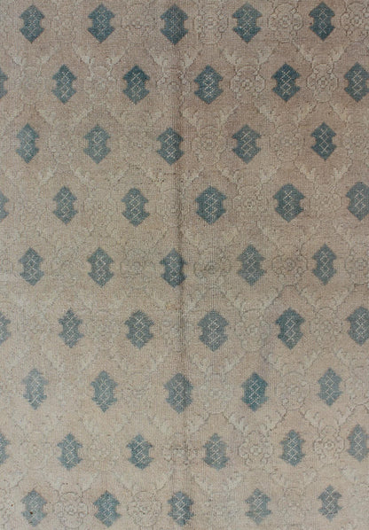 All - Over Design Vintage Turkish Oushak Rug in Shades of Cream and Teal All - over design vintage Turkish Oushak rug in shades of cream and teal, rug en - 912, country of origin / type: Turkey / Oushak, circa 1940 This vintage Turkish Oushak c... - Keivan Woven ArtsEN - 912 - 4870Rug