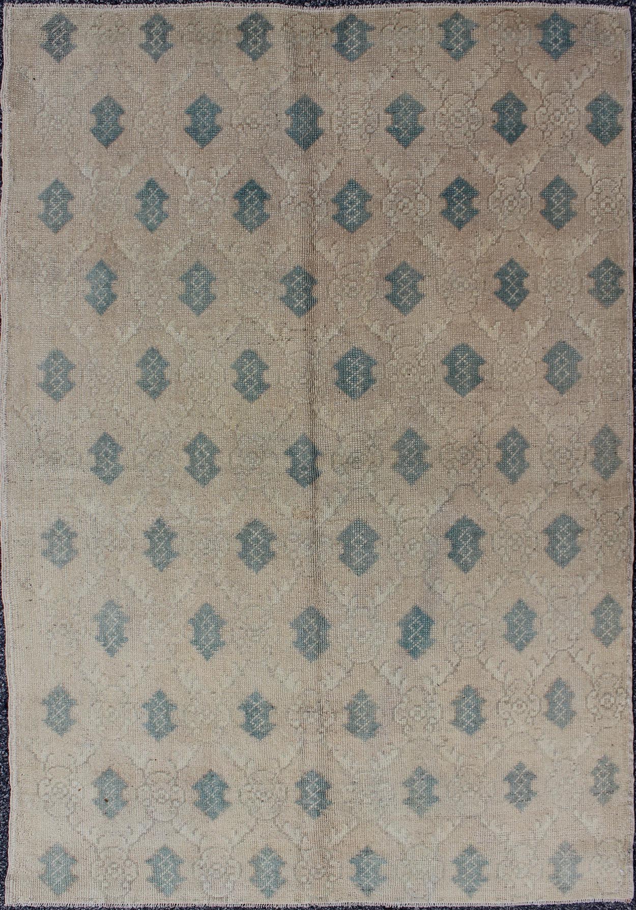 All - Over Design Vintage Turkish Oushak Rug in Shades of Cream and Teal All - over design vintage Turkish Oushak rug in shades of cream and teal, rug en - 912, country of origin / type: Turkey / Oushak, circa 1940 This vintage Turkish Oushak c... - Keivan Woven ArtsEN - 912 - 4870Rug