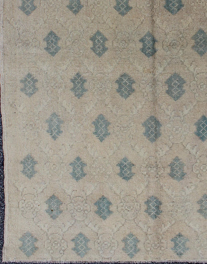 All - Over Design Vintage Turkish Oushak Rug in Shades of Cream and Teal All - over design vintage Turkish Oushak rug in shades of cream and teal, rug en - 912, country of origin / type: Turkey / Oushak, circa 1940 This vintage Turkish Oushak c... - Keivan Woven ArtsEN - 912 - 4870Rug
