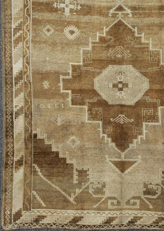 Large Gallery Oushak with Dual Medallion Design in Brown and Taupe Tones Oushak Vintage Rug from Turkey with Two Medallion Design, Keivan Woven Arts / rug EN - 92101, country of origin / type: Turkey / Oushak, circa 1940 This vintage Turkis... - Keivan Woven ArtsEN - 92101 - 820Rug
