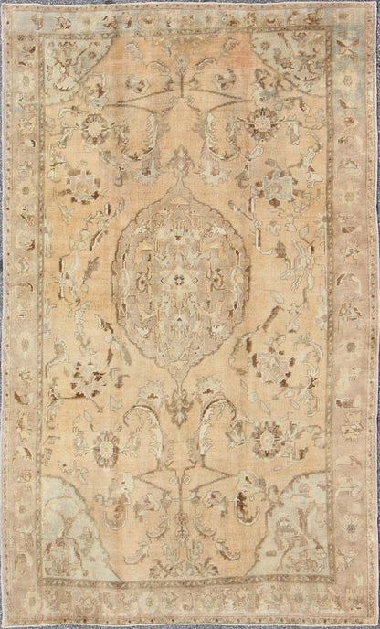 Oushak Rug Vintage from Turkey with Floral Design and Exquisite Center Medallion kwarugs Oushak rug vintage from Turkey with floral design and exquisite center medallion, rug en - 92228, country of origin / type: Turkey / Oushak, circa 1940 ... - Keivan Woven ArtsEN - 92228 - 1644Rug