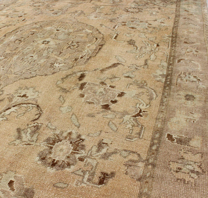Oushak Rug Vintage from Turkey with Floral Design and Exquisite Center Medallion kwarugs Oushak rug vintage from Turkey with floral design and exquisite center medallion, rug en - 92228, country of origin / type: Turkey / Oushak, circa 1940 ... - Keivan Woven ArtsEN - 92228 - 1644Rug