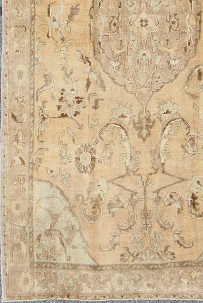Oushak Rug Vintage from Turkey with Floral Design and Exquisite Center Medallion kwarugs Oushak rug vintage from Turkey with floral design and exquisite center medallion, rug en - 92228, country of origin / type: Turkey / Oushak, circa 1940 ... - Keivan Woven ArtsEN - 92228 - 1644Rug