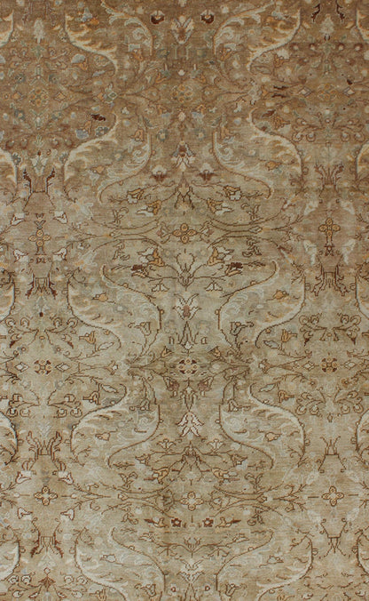 Keivan Woven Arts, En - 92372, 1940's Vintage Turkish Oushak Rug. All - over vining floral design vintage Turkish Oushak rug in taupe, ivory, brown, rug en - 92372, Country of origin / type: Turkey / Oushak, circa 1940 The design of this beautiful vin... - Keivan Woven ArtsEN - 92372 - 1652Rug