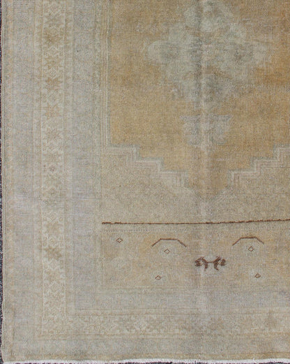 Faded Turkish Oushak Carpet with Geometric Floral Motifs in Tan, Yellow & Gray Turkish Oushak Carpet with Geometric Floral Motifs rug/en - 92944, origin/turkey kwarugs This faded Oushak rug features an intricately beautiful design. The ... - Keivan Woven ArtsEN - 92944 - 1662Rug