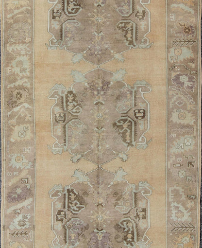 Vintage Oushak Rug with Three Central Medallions Set on Faint Sand - Colored Field kwarugs Medallion Oushak Vintage Rug on Sand Colored Field rug/en - 92953, origin/turkey This beautiful Oushak features a classic turkish design, . The fain... - Keivan Woven ArtsEN - 92953 - 980Rug