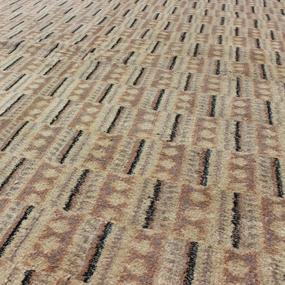 Vintage Zeki Mren Rug with a Modern Design Keivan Woven Arts, En - 960, Vintage Mid - Century Zeki Mren Rug. Vintage Zeki Mren Rug with a Modern Design in Earth Tones and Unique Design This finely handwoven Zeki Mren vintage rug displays a unique desig... - Keivan Woven ArtsEN - 960 - 5428Rug
