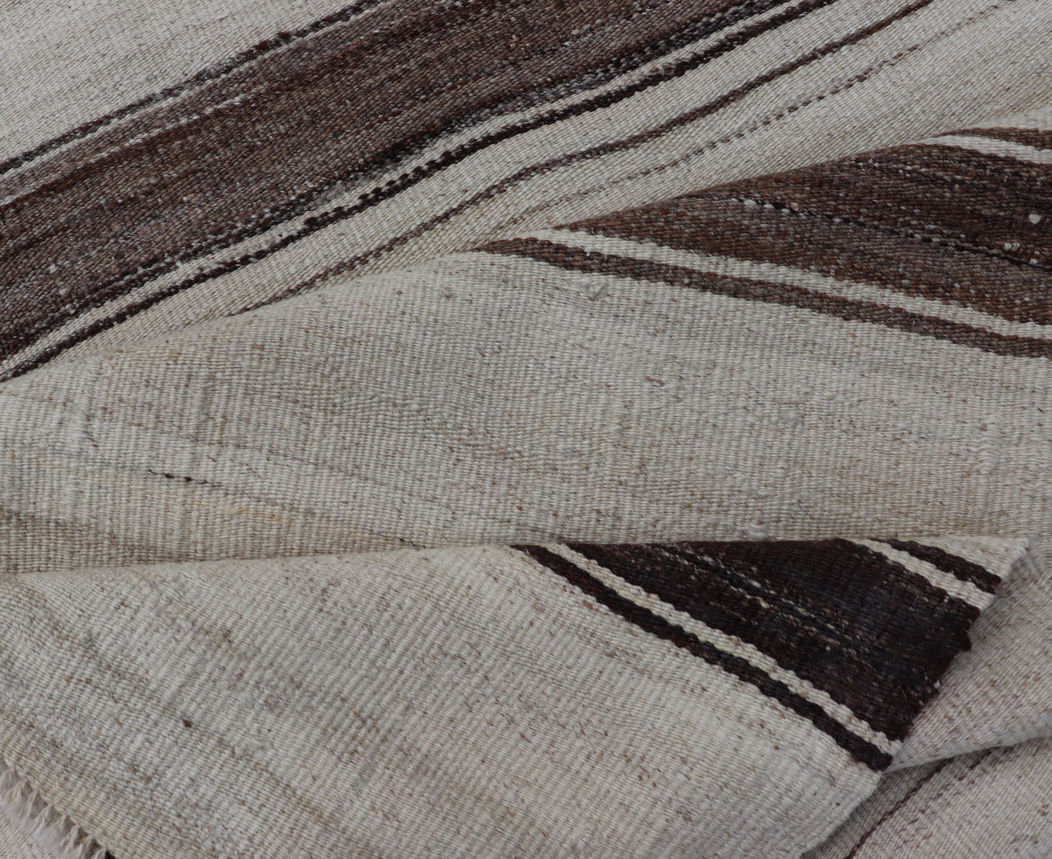 Vintage Turkish Striped Kilim Runner in White, Black, Brown and Tan Vintage Kilim Runner, Keivan Woven Arts rug EN - P13442 , country of origin / type: Turkey / Kilim, circa Mid - 20th Century. minimalist design striped kilim, Vintage kilim runner ... - Keivan Woven ArtsEN - P13442 - 18455Rug