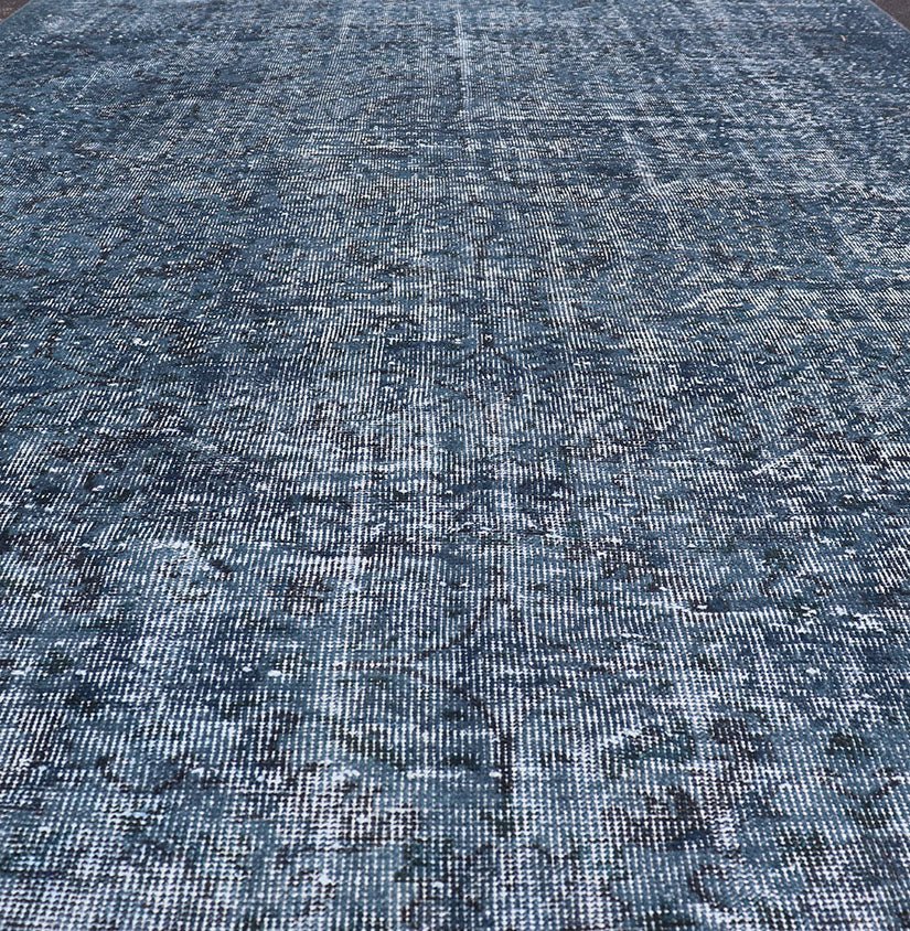 Vintage Overdyed Turkish Oushak Rug with Floral Design in Charcoal and Blues Vintage Overdyed Turkish Oushak Rug with Floral Design in Charcoal and Blues. Keivan Woven Arts / rug EN - P13611, country of origin / type: Turkey / Oushak, circa Mid - 20... - Keivan Woven ArtsEN - P13611 - 17856Rug