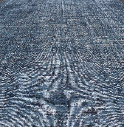 Vintage Overdyed Turkish Oushak Rug with Floral Design in Charcoal and Blues Vintage Overdyed Turkish Oushak Rug with Floral Design in Charcoal and Blues. Keivan Woven Arts / rug EN - P13611, country of origin / type: Turkey / Oushak, circa Mid - 20... - Keivan Woven ArtsEN - P13611 - 17856Rug
