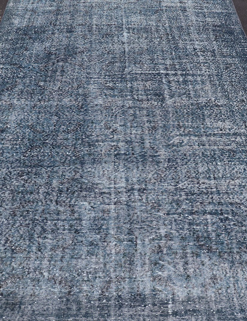 Vintage Overdyed Turkish Oushak Rug with Floral Design in Charcoal and Blues Vintage Overdyed Turkish Oushak Rug with Floral Design in Charcoal and Blues. Keivan Woven Arts / rug EN - P13611, country of origin / type: Turkey / Oushak, circa Mid - 20... - Keivan Woven ArtsEN - P13611 - 17856Rug