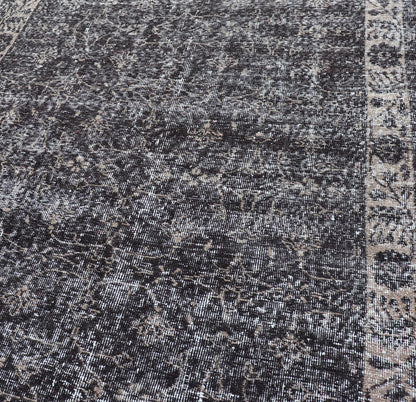 Over Dyed Gallery Oushak with All - Over Floral Design in Charcoal, Cream & Grays Over Dyed In Charcoal, Cream & Grays Gallery Oushak with All - Over Floral Design. Keivan Woven Arts / rug EN - P13612, country of origin / type: Turkey / Oushak, circa ... - Keivan Woven ArtsEN - P13612 - 17862Rug